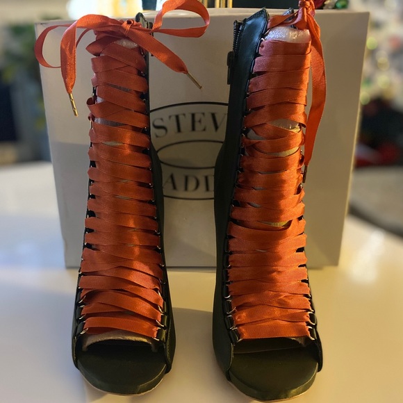 steve madden fuego lace up booties